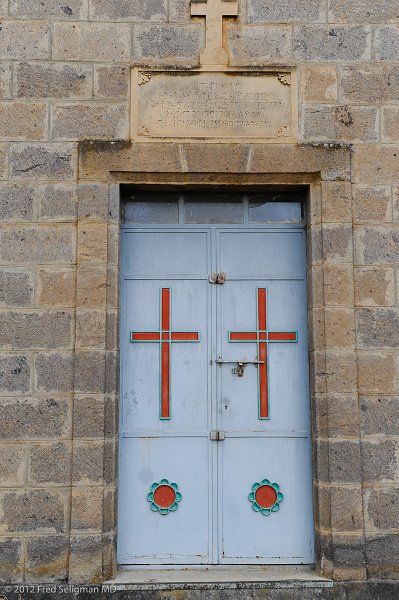 20120328_165302 Nikon D3S 2x3.jpg - Tomb inside Entoto church